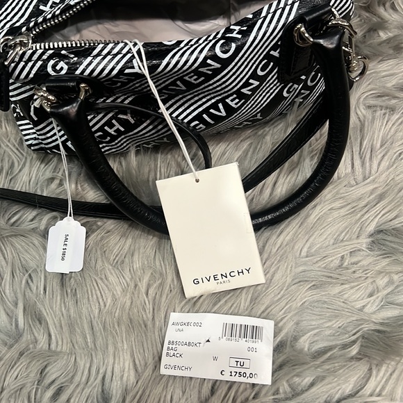 Givenchy - Picture 5 of 8